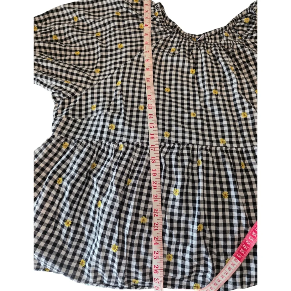 Gingham Patterned Puff-Sleeve Swing Babydoll Top Embroidery Daisy Flowers - Picture 5 of 8